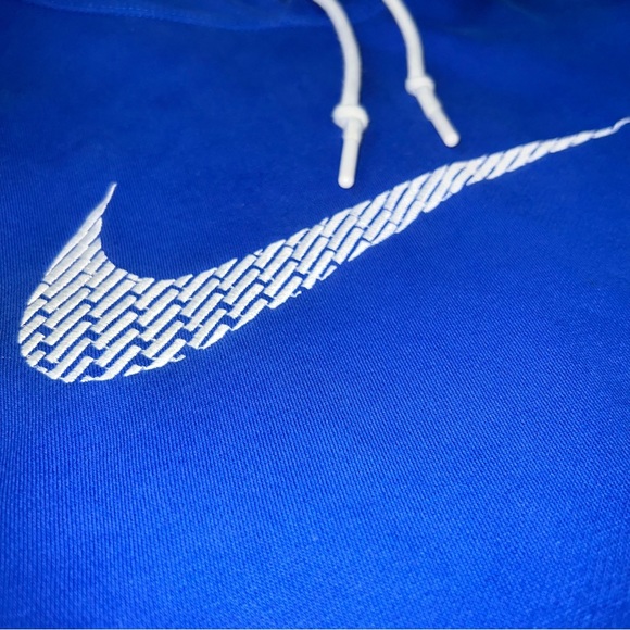 Nike embroidered swoosh hooded sweatshirt - Picture 2 of 4